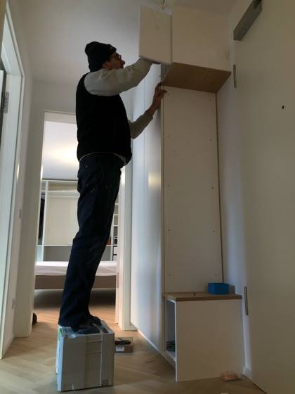 Flurschrank mit Sitzgelegenheit – Bild 10