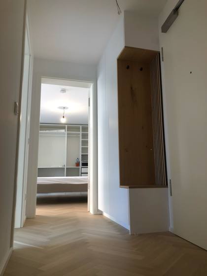 Flurschrank mit Sitzgelegenheit – Bild 17