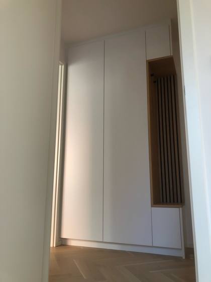 Flurschrank mit Sitzgelegenheit – Bild 19