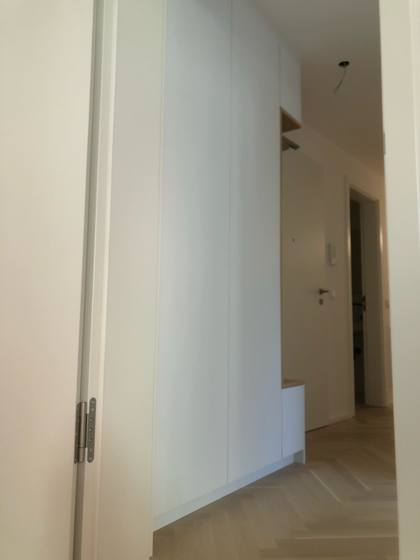 Flurschrank mit Sitzgelegenheit – Bild 21