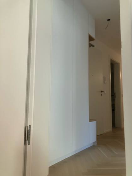 Flurschrank mit Sitzgelegenheit – Bild 22